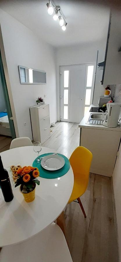 Lennida Studio Apartman With Free Parking Kavran Eksteriør billede
