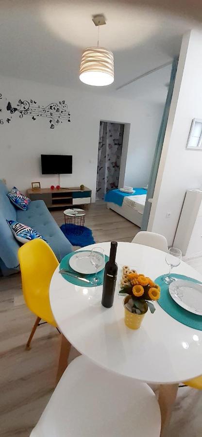 Lennida Studio Apartman With Free Parking Kavran Eksteriør billede